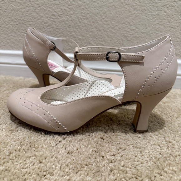 Pleaser Shoes Flapper-26 Beige 3" Kitten Heel - Picture 6 of 6